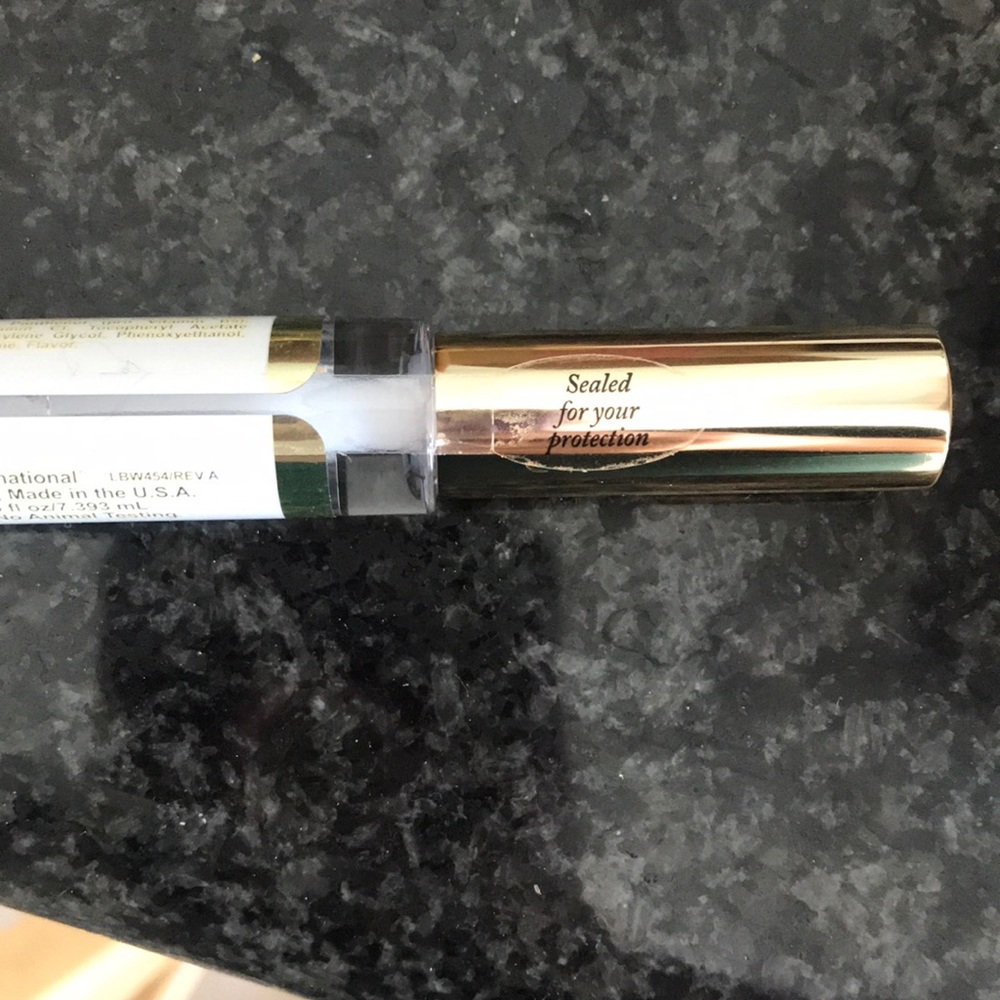 Ooops LipSense Remover - Picture 3 of 3